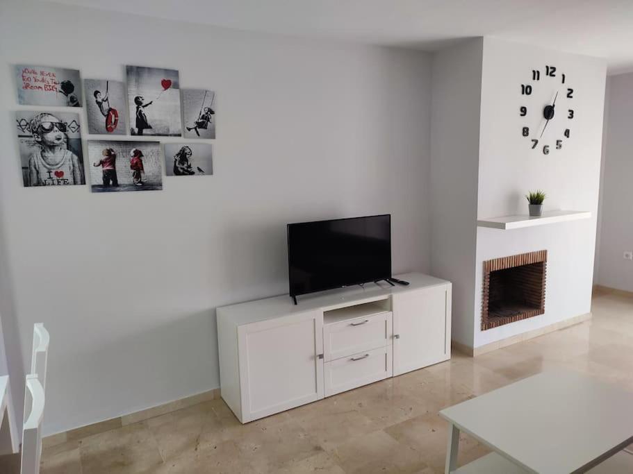 Sunny Guadalmina Apartment Marbella Bagian luar foto
