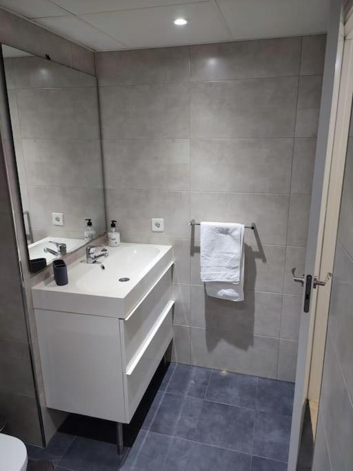Sunny Guadalmina Apartment Marbella Bagian luar foto