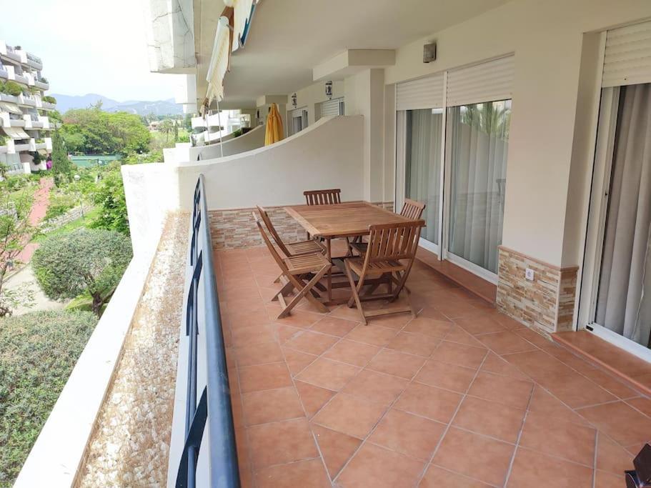 Sunny Guadalmina Apartment Marbella Bagian luar foto