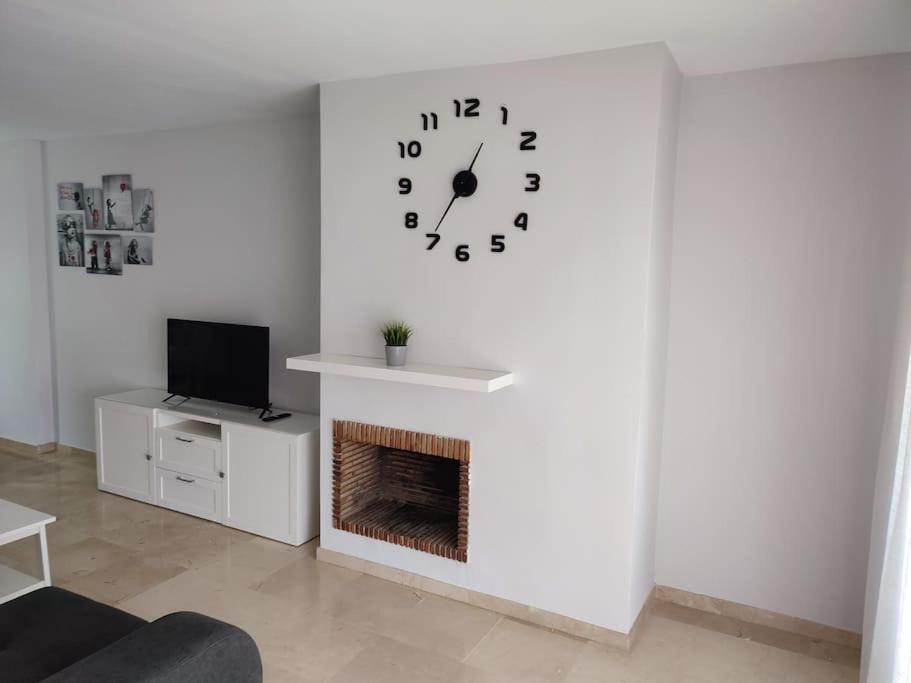 Sunny Guadalmina Apartment Marbella Bagian luar foto
